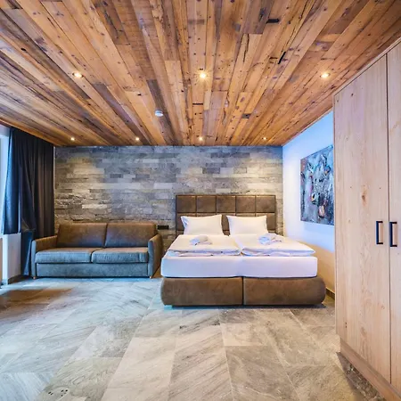 Апартаменти Alpine Essence Luxury In